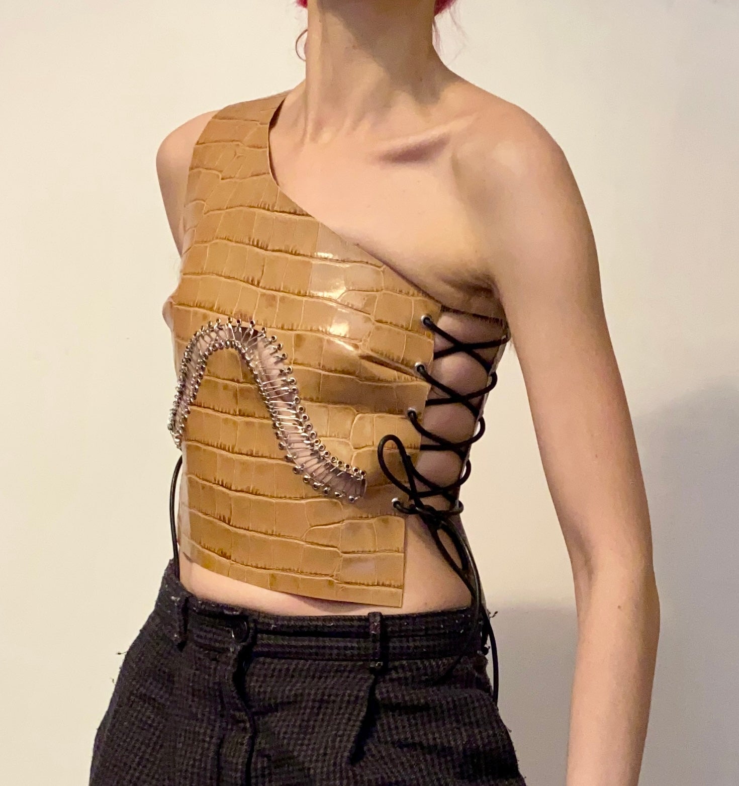 One shoulder Reptile beige Corset