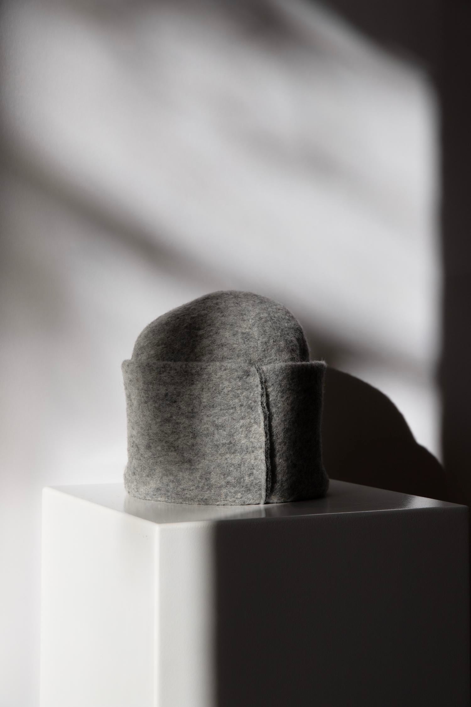 AQ Turn-up hat - Light grey