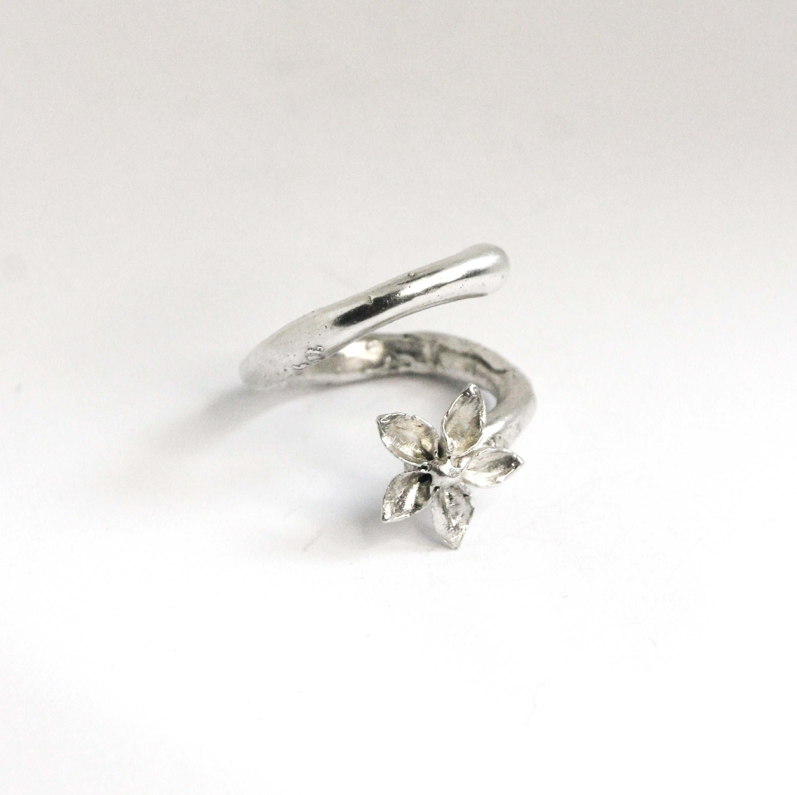 Spiral flower ring in Silver