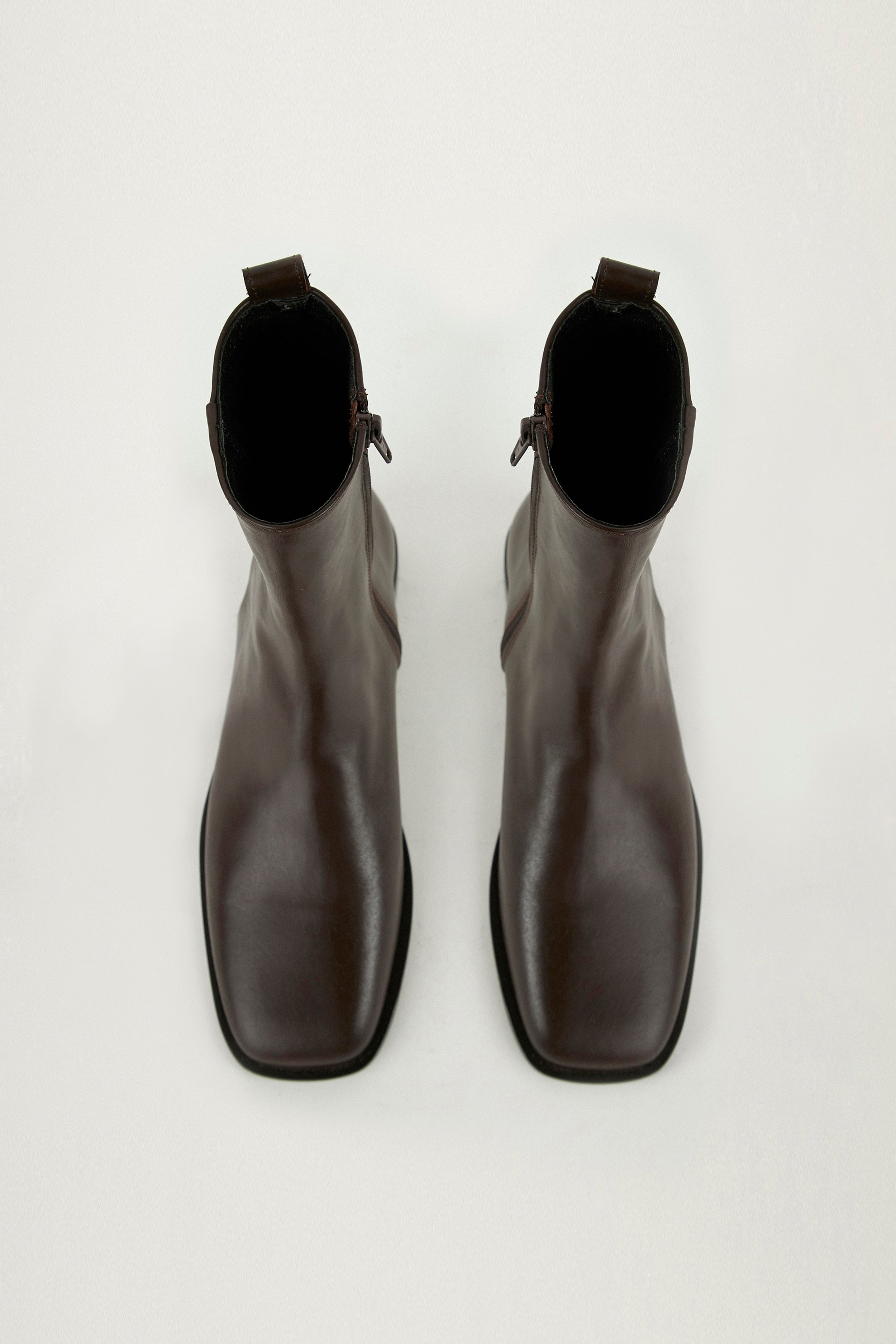 Flat boots dark brown